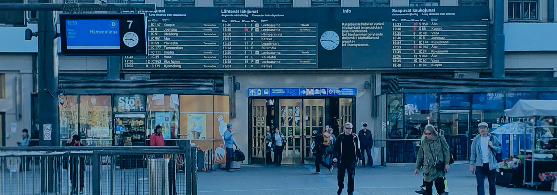 Teleste outdoor information display at Helsinki main railway station