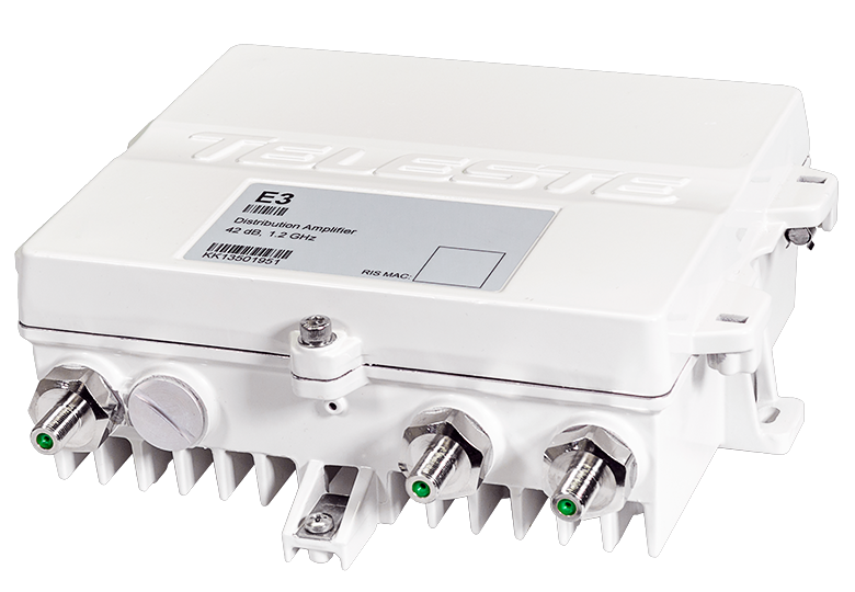 The E3 is a compact distribution amplifier with one active output.
